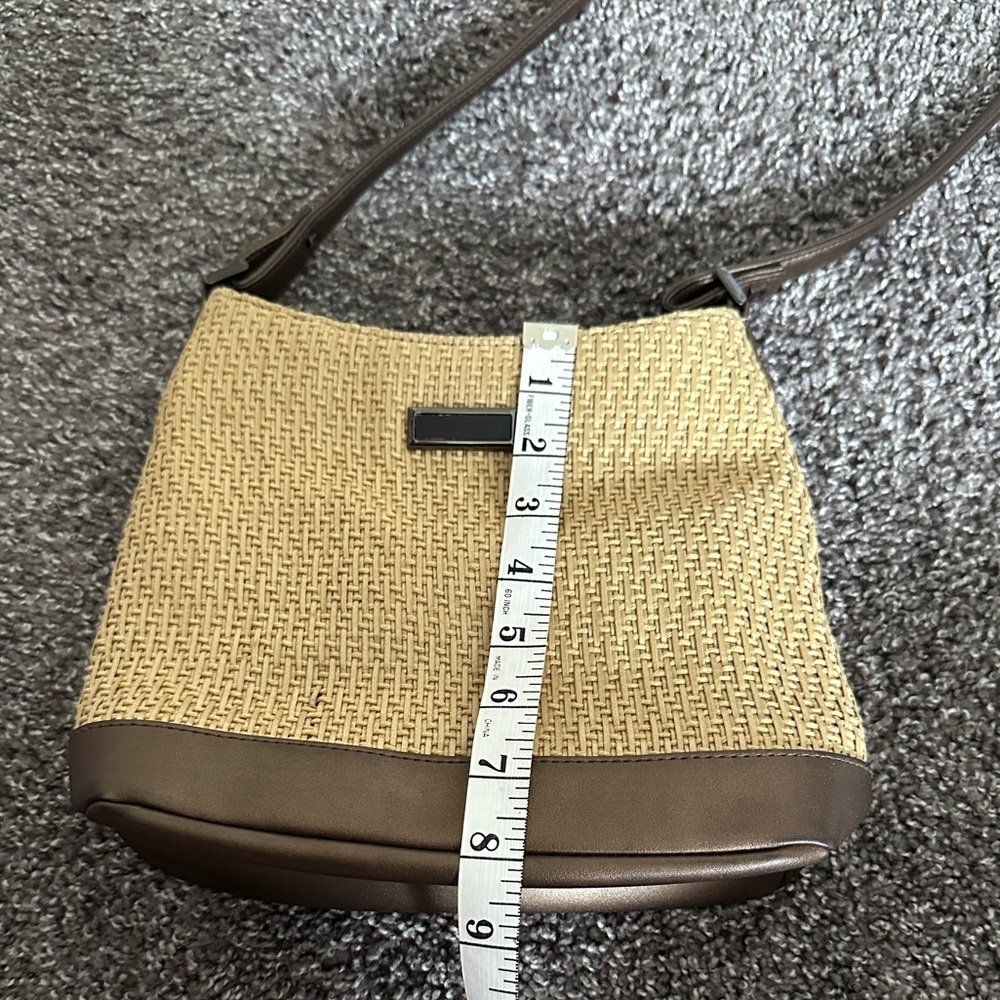 Liz Claiborne Woven Straw Shoulder Bag - Picture 13 of 15